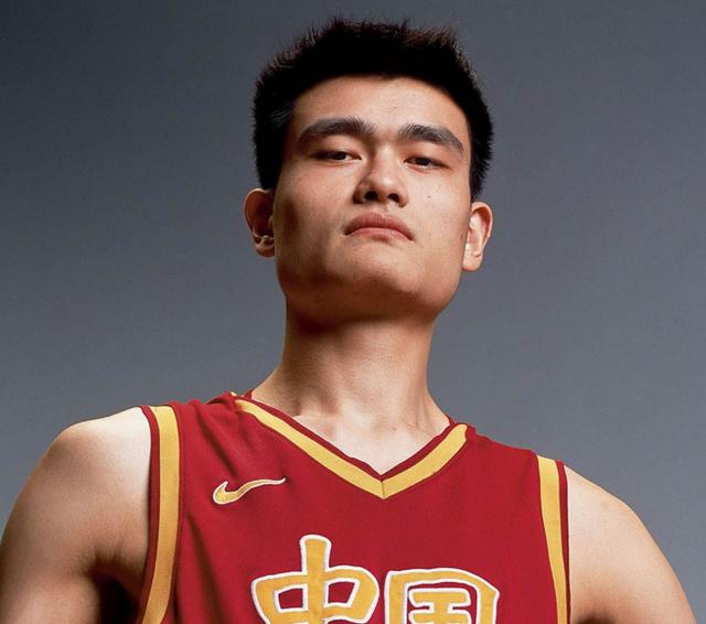 易建联NBA首秀数据，一个中国大个子的美国梦起点